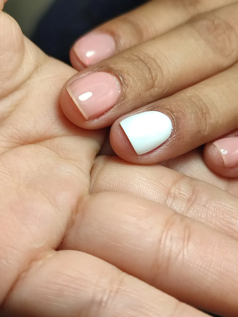 Uñas trabajadas por una alumna de SIK